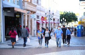 Uso de máscara e fiscalização mais rígida divide opiniões em Florianópolis