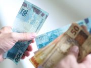 Bolsonaro sanciona lei do salário mínimo