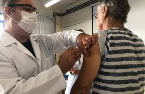 Tubarão atinge meta geral de imunização contra a gripe