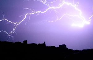 Terça-feira terá temporal, granizo e ventania de 70 km/h em SC