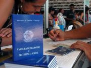 Pedidos de seguro-desemprego caem para 570,54 mil em julho