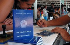 Pedidos de seguro-desemprego caem para 570,54 mil em julho