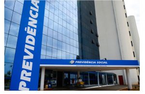 INSS adia para setembro retomada do atendimento presencial em agências