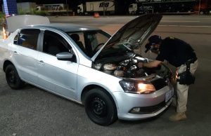 Motorista é preso após fuga e perseguição da PRF na BR-101, em Tubarão