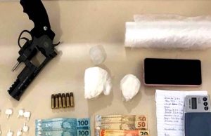 Casal é preso em Tubarão por tele-entrega de cocaína