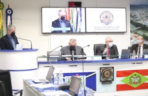 Projeto inconstitucional da redução do número de vereadores é aprovado na Câmara de Tubarão