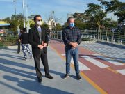 Bispo e prefeito revivem ato inaugural da ponte pênsil na nova passarela