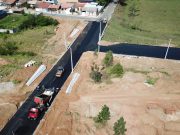 Iniciada a pavimentação das ruas do parque empresarial de Tubarão