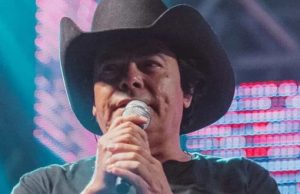 Parrerito, cantor do Trio Parada Dura, morre aos 67 anos de covid-19