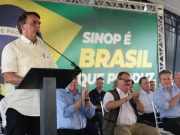 “É conversinha mole para fracos”, diz Bolsonaro sobre quem fica em casa por causa da covid-19