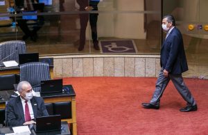 Após denúncias, pedido de afastamento de Julio Garcia é protocolado na Alesc