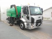 Novo equipamento para limpeza das ruas de Tubarão inicia operação