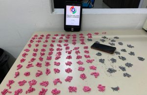 Em Capivari de Baixo, adolescente é flagrado em carro com 1.120 comprimidos de ecstasy