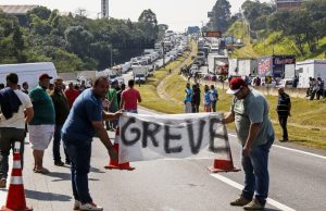 Caminhoneiros ainda não definiram se entram ou não em greve a partir de 1º de fevereiro