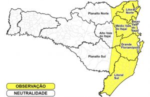 Defesa Civil emite alerta para chuvas fortes em 8 regiões de SC nesta quarta