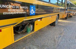 Ladrões furtam baterias de 4 ônibus escolares de Sangão