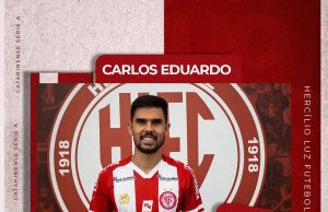 Hercílio Luz apresenta nova contratação, o lateral-direito Carlos Eduardo