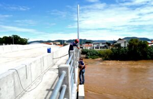 Tubarão: Sistema de iluminação da nova ponte começa a ser instalado
