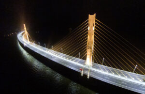 Nova iluminação da Ponte Anita Garibaldi será inaugurada na segunda (8)