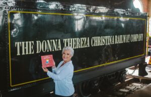 Sua Majestade Donna Locomotiva, a história de um jeito nunca contado antes