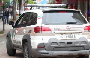 Homem com quase 50 pedras de crack é preso em Tubarão.