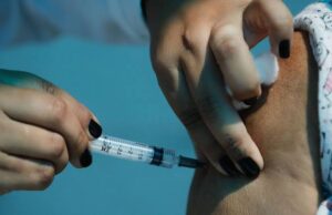 Primeiro dia de vacinação de gestantes, puérperas e lactantes é de muita procura