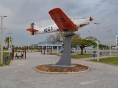 Praça do avião é alvo de vandalismo