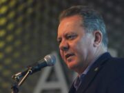 Em uma coletiva o prefeito de Tubarão disse: “Não quero ver no noticiário que alguém da nossa cidade morreu por causa do frio”
