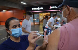 Pessoas que não recebem a segunda dose do imunizante contra a Covid-19 não estão protegidas contra o vírus
