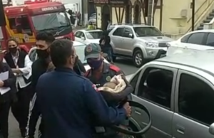 Mãe deixa bebê sozinho no carro para ir à lotérica, no Centro de Tubarão
