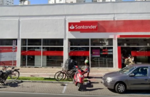 Santander pagará R$ 50 mil para cliente que passou mais de 30 minutos na fila