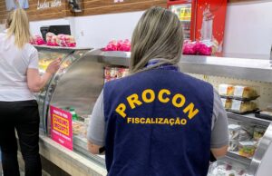 Procon de Tubarão e do Estado realizam fiscalização em mercados