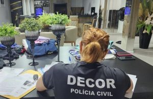 Policia Civil, por meio da 4ª Delegacia Especializada em Combate à Corrupção deflagra operação para desmantelar grupo criminoso especializado na prática de fraude aos caráter competitivo de licitações.