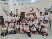ESTUDANTES VISITAM CENTRO MUNICIPAL DE CULTURA WILLY ZUMBLICK