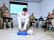**Capitão Médico Ensina Técnicas de Atendimento à Parada Cardiorrespiratória no 5º BPM**