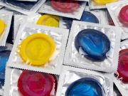 Prefeitura de Tubarão lança campanha de prevenção durante o Carnaval com distribuição de preservativos e autotestes de HIV