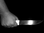 Criminoso ameaça mulher com faca durante assalto em Pedras Grandes