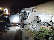 Homem morre ao ser projetado para fora de veículo após capotamento em São Ludgero