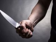 Jovem é esfaqueado em briga e caminha até hospital para pedir ajuda