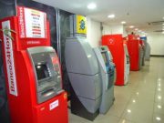 Mulher não percebe horário de fechamento e fica trancada em agência bancária em Braço do Norte