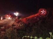 SC-446: jovem é encaminhada à UPA após capotar carro em colisão frontal em Sideropolis