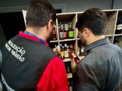 Operação conjunta apreende 200 garrafas de bebidas irregulares em Tubarão