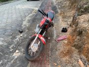 Colisão entre moto e quadriciclo deixa jovem ferido em Treze de Maio