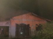 Incêndio destrói residência no bairro Boa Vista em Içara