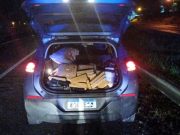 Menor de idade é apreendido com 300 quilos de maconha e carro roubado após perseguição na BR-101