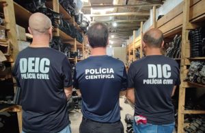 Polícia Civil encontra peças de veículos roubados e autua dono de autopeças em Tubarão