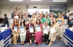 Homenagem e Liderança: Câmara de Tubarão Entrega o Prêmio Mulher Destaque 2026