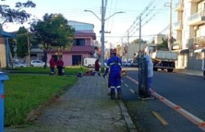 Zeladoria de Tubarão realiza roçadas, varrição, pintura e manutenção em nove bairros na última semana