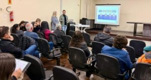 Assistência Social de Tubarão capacita voluntários para organização de abrigos em situações de desastres naturais