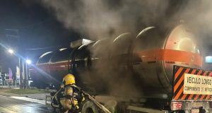 Incêndio em Caminhão-Tanque é Controlado Rapidamente em São Cristóvão, Tubarão